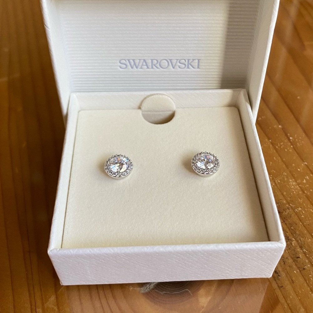 New Swarovski stud earrings